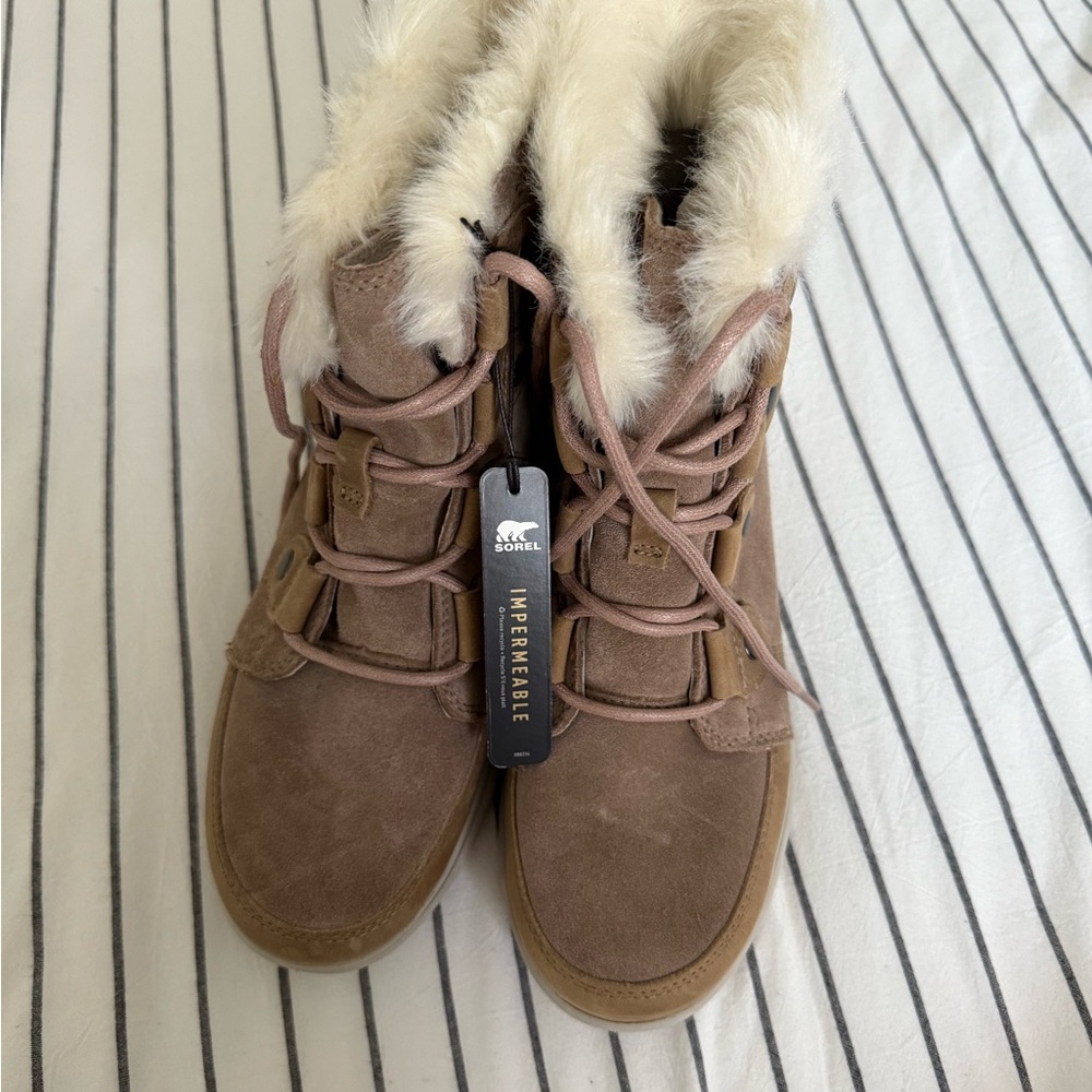 Sorel Women's Tan Winter Boots with Faux Fur